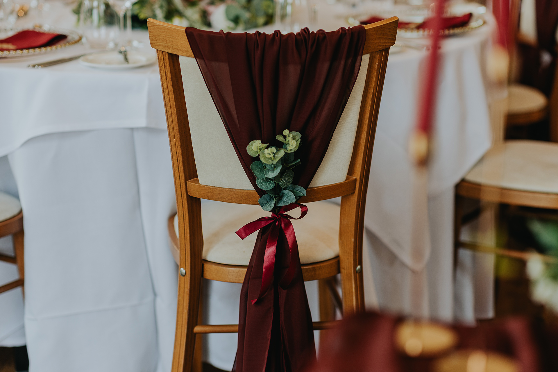 Mythe Barn Christmas winter wedding colour scheme