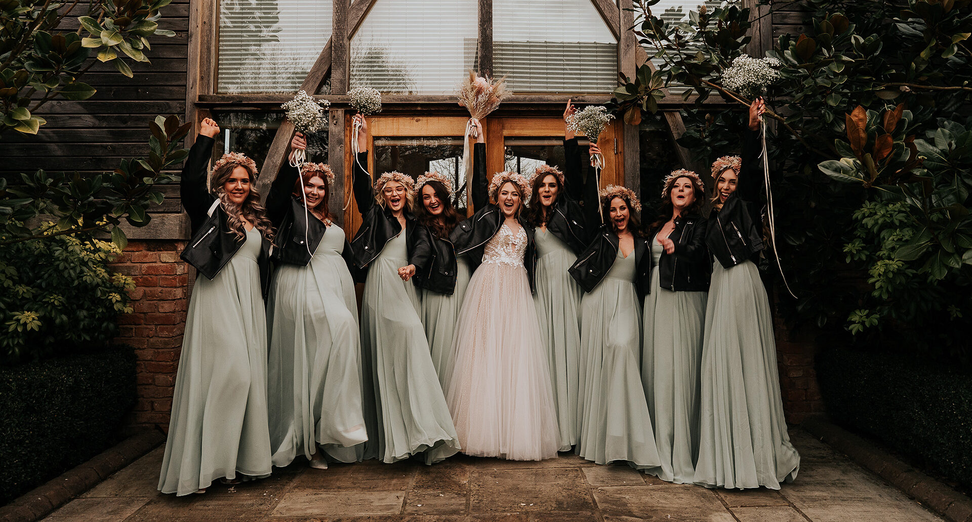 Mythe Barn bride and bridesmaides