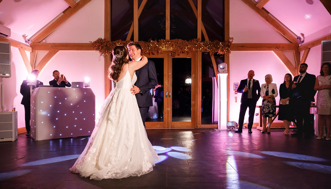 Mythe Barn first dance wedding reception
