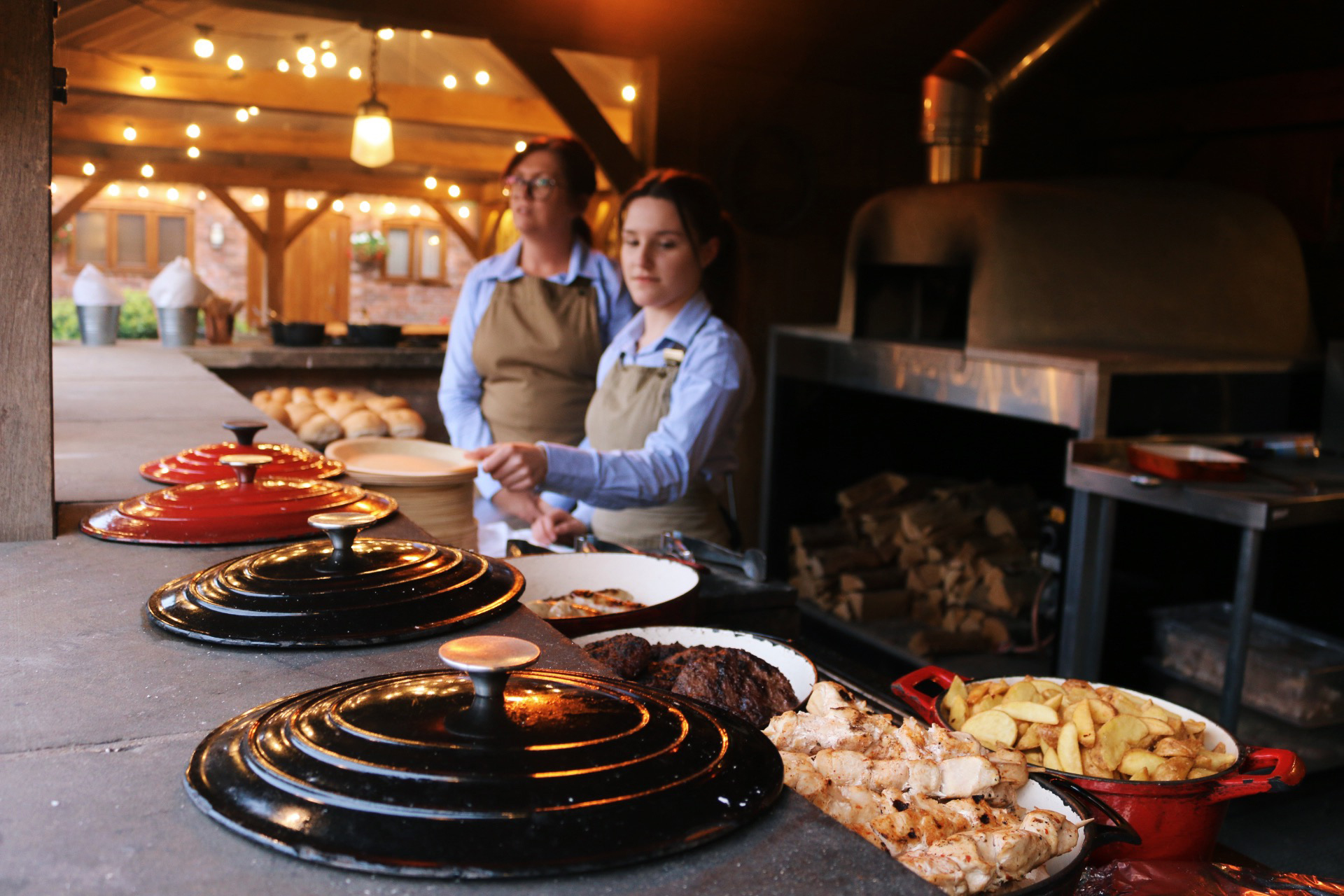Mythe Barn outdoor kitchen