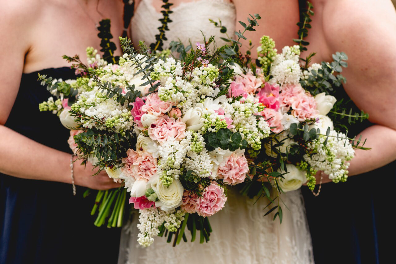 Mythe Barn spring wedding flowers