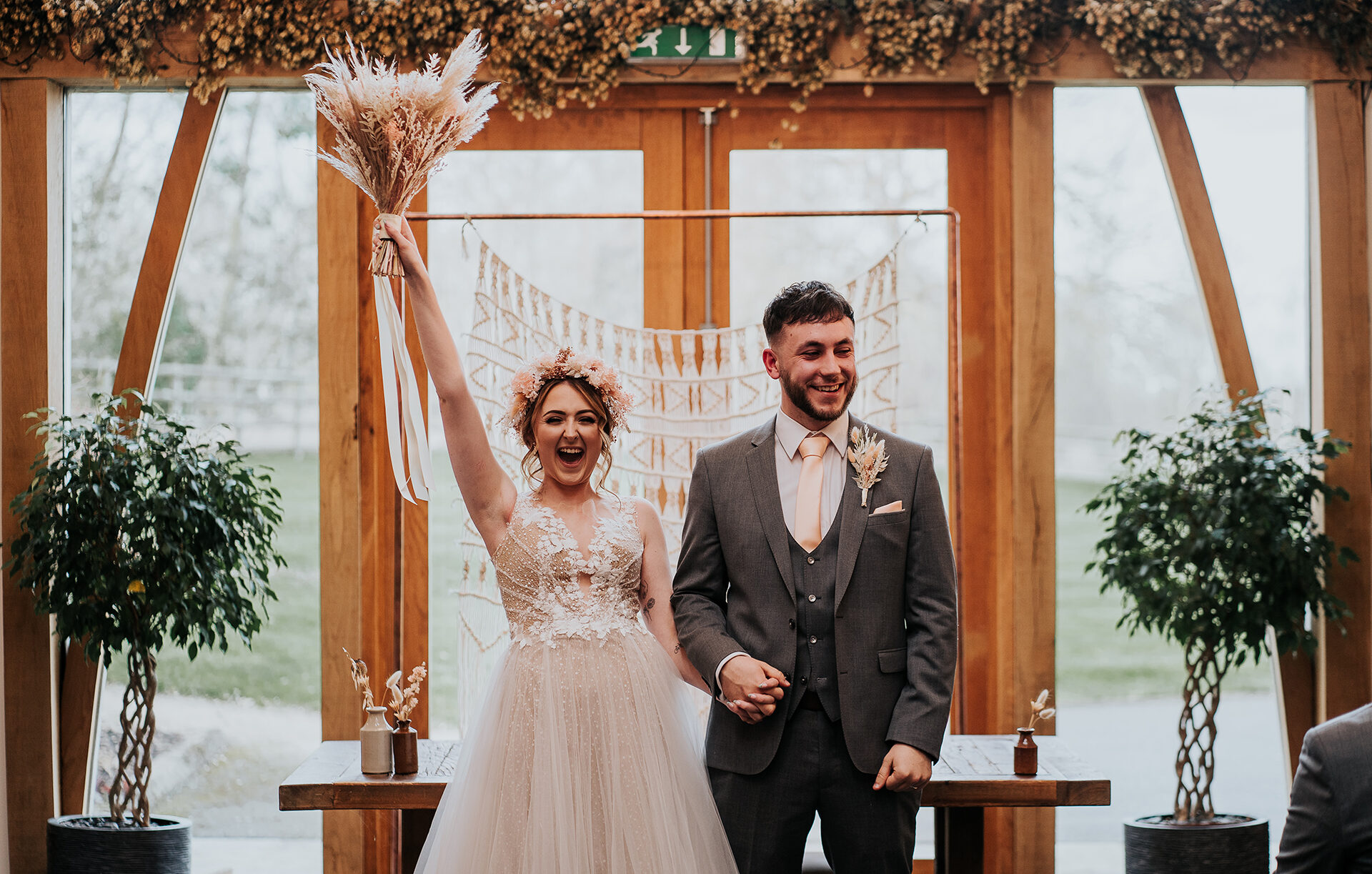 Mythe Barn wedding ceremony